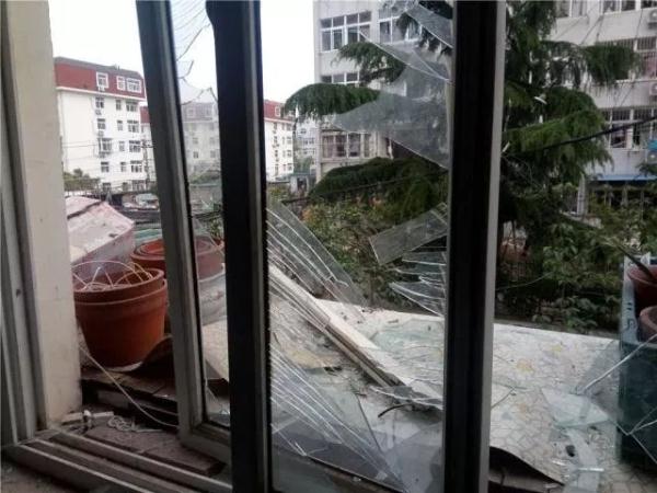 突發(fā)！青島一居民樓發(fā)生爆燃！已造1人死亡，7人受傷！3公里外有震感…